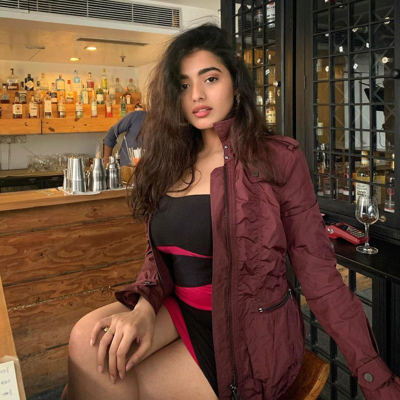 romantic movie heroine ketika sharma sensational hot show if you see diwali festival come and firing