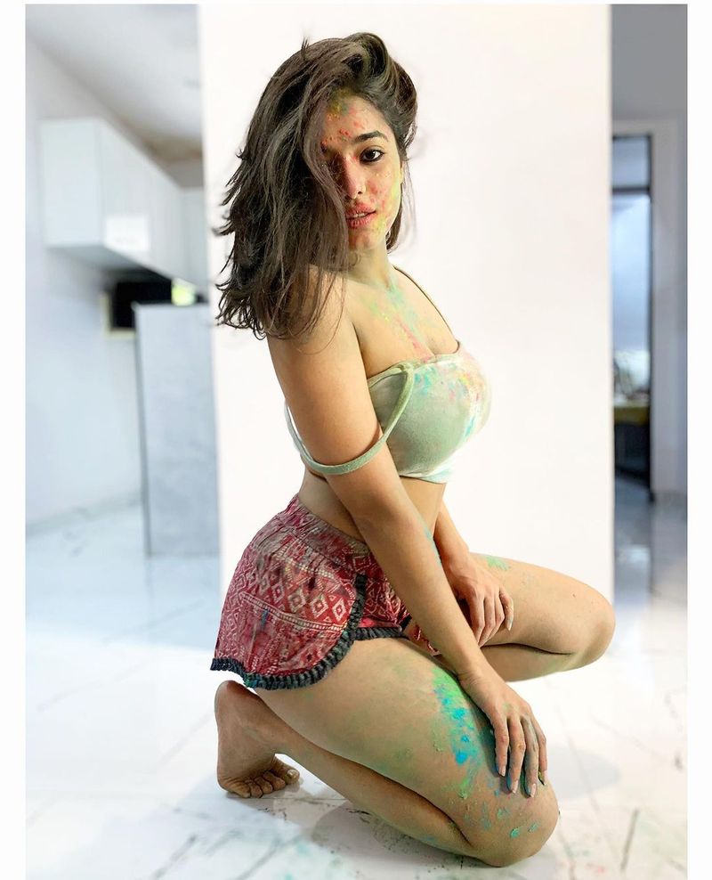 romantic movie heroine ketika sharma sensational hot show if you see diwali festival come and firing