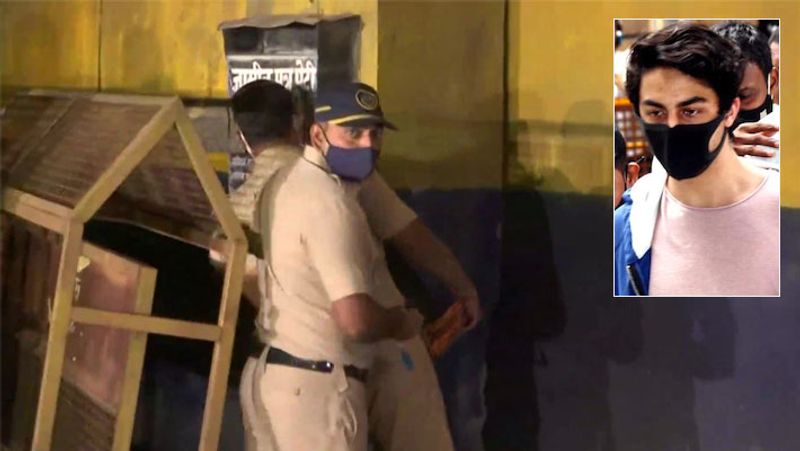 shahrukh khan s son Aryan Khan walks out of arthur road jail returns to mannat after 26 days BRD