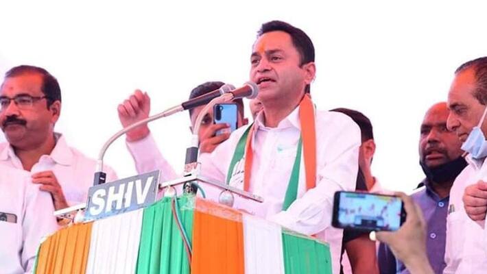 Congress MP Chhindwara Nakul Nath could not explain about three agricultural laws a video Virul on social media Congress MP Chhindwara Nakul Nath could not explain about three agricultural laws a video Virul on social media