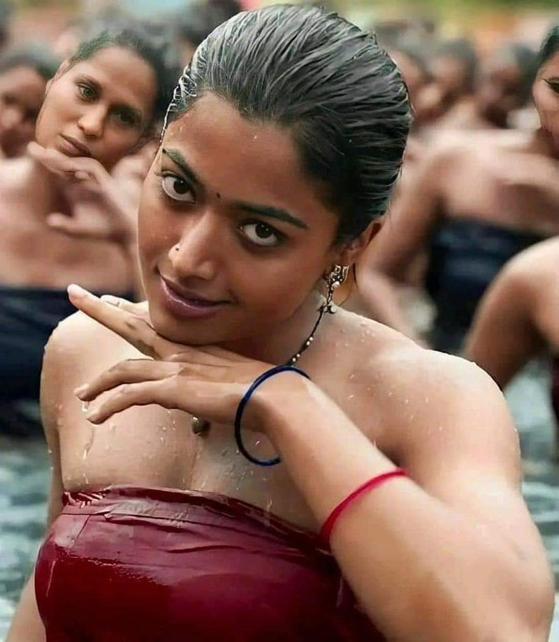 Rashmika Mandanna over load hot pushma movie photos viral in internet