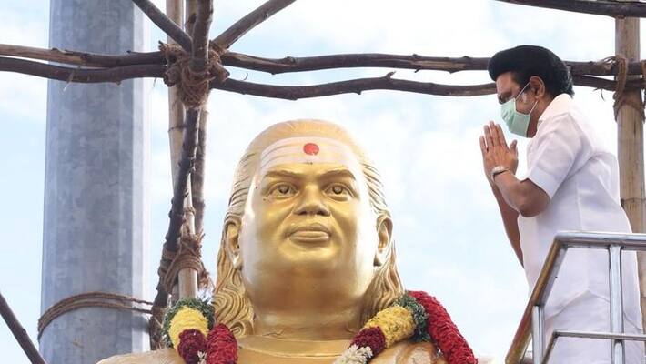 Sasikala yesterday ...! Today MK Stalin ...! VIPs pile up in front of the pasumponnar statue. Sasikala yesterday ...! Today MK Stalin ...! VIPs pile up in front of the pasumponnar statue.