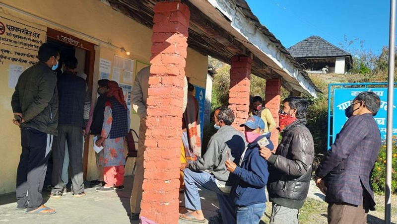 By elections in 14 states See pictures in voters in queues soldiers in readiness