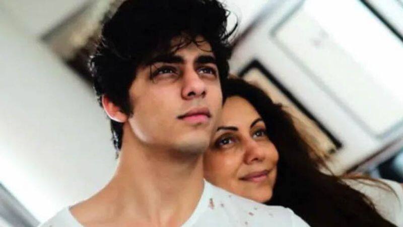 SRKs aide paid to save Aryan, but cash returned