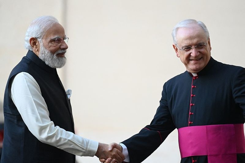 PM invites Pope Francis to visit India