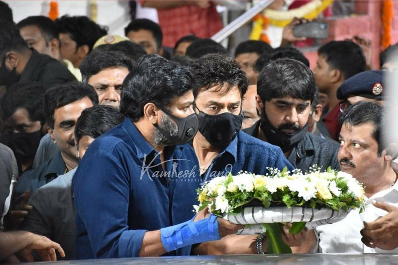chiranjeevi venky srikanth ali arjun emotional pay homage to puneeth rajkumar