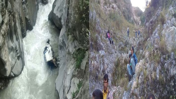 Uttarakhand At least 13 killed in road accident in Chakrata, several injured as utility bus falls into ditch-dnm Uttarakhand At least 13 killed in road accident in Chakrata, several injured as utility bus falls into ditch-dnm