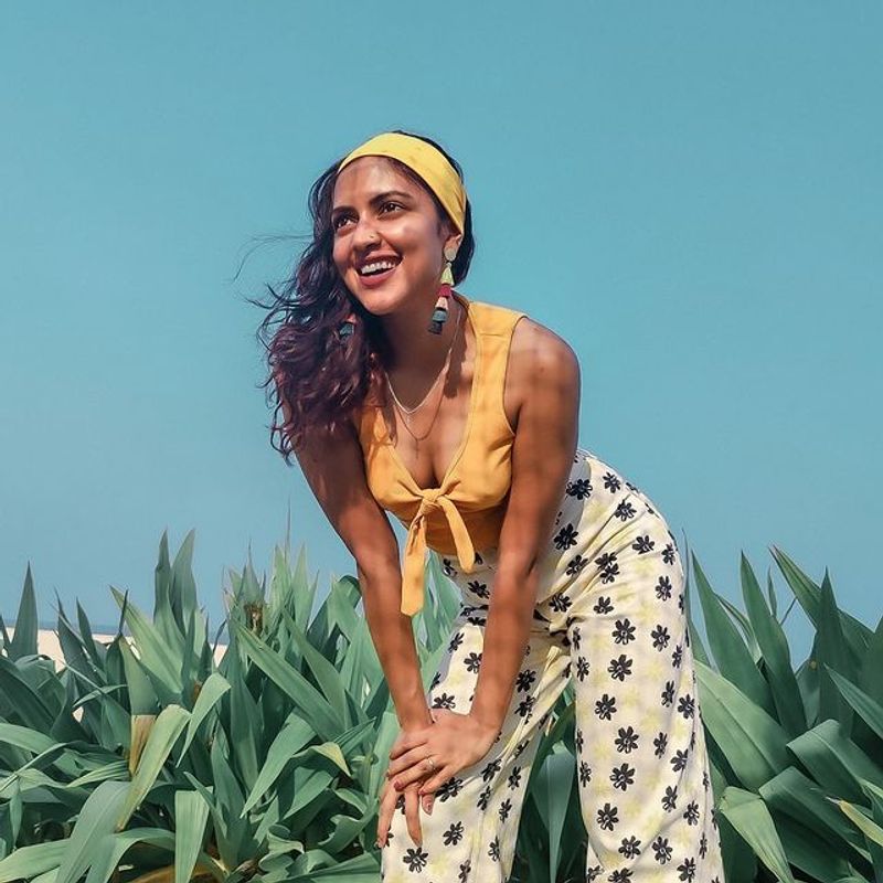 Amalapaul latest photoshoot is mesmerizing