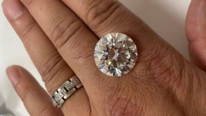woman was going to throw away diamond worth 20 crore woman was going to throw away diamond worth 20 crore