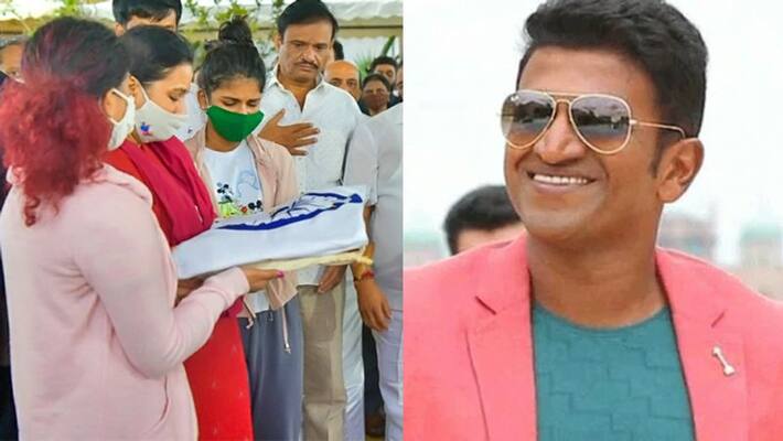 Puneeth Rajkumar Last Rites with State Honor in Kateerava Stadiium Banglore Puneeth Rajkumar Last Rites with State Honor in Kateerava Stadiium Banglore