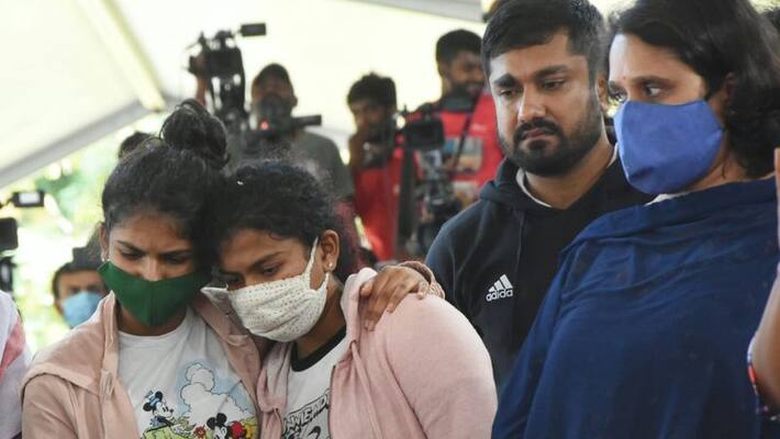 Puneeth Rajkumar Daughter writes SSLC ICSE Exam snr Puneeth Rajkumar Daughter writes SSLC ICSE Exam snr