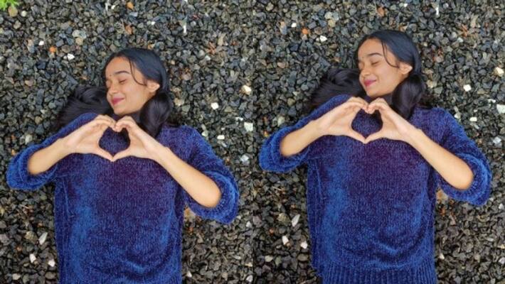 Actress Meenakshi share her photo Actress Meenakshi share her photo