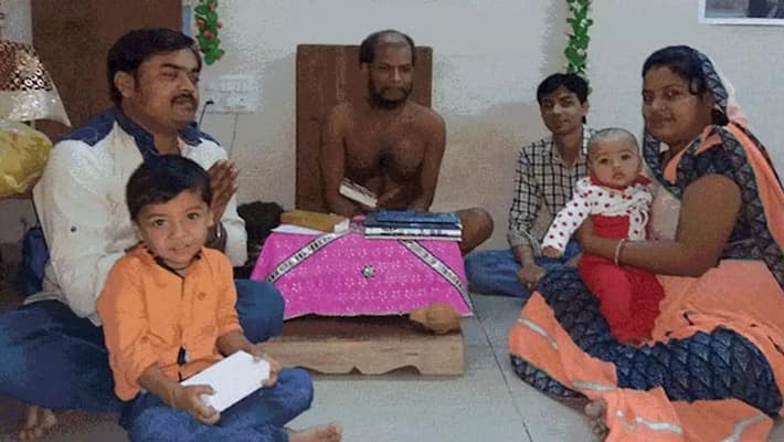 MP Dingbar Jain saint Acharya Vimad Sagar Maharaj committed suicide in Indore Know about him Sagar Shahgarh resident MP Dingbar Jain saint Acharya Vimad Sagar Maharaj committed suicide in Indore Know about him Sagar Shahgarh resident