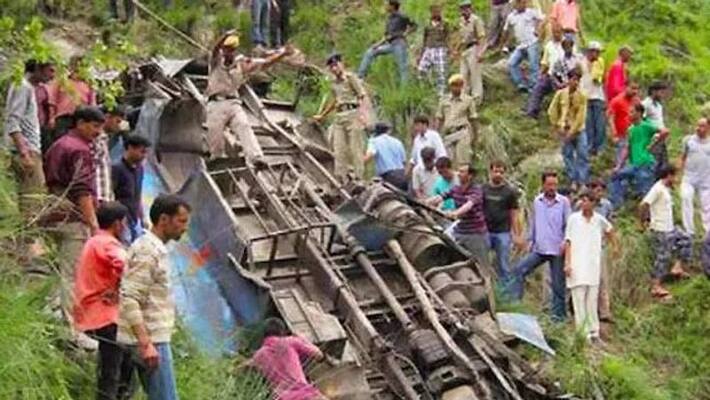 Lord..the van overturned in a 300 feet abyss. Bloody spiritual earth. The chief who was Screaming. Lord..the van overturned in a 300 feet abyss. Bloody spiritual earth. The chief who was Screaming.