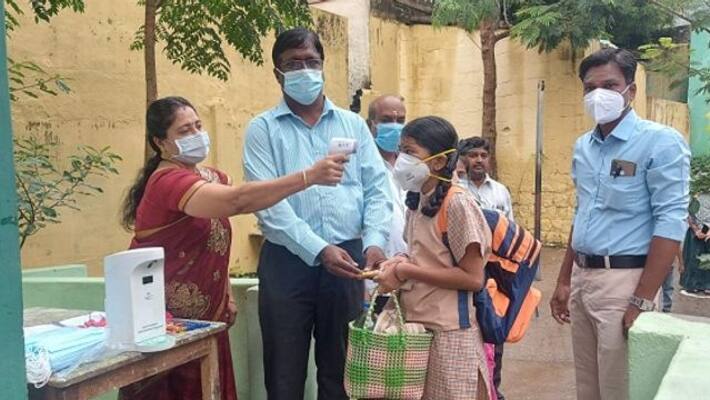 Telangana Corona Cases: Four Students and Two Teachers Tested Corona Positive Telangana Corona Cases: Four Students and Two Teachers Tested Corona Positive