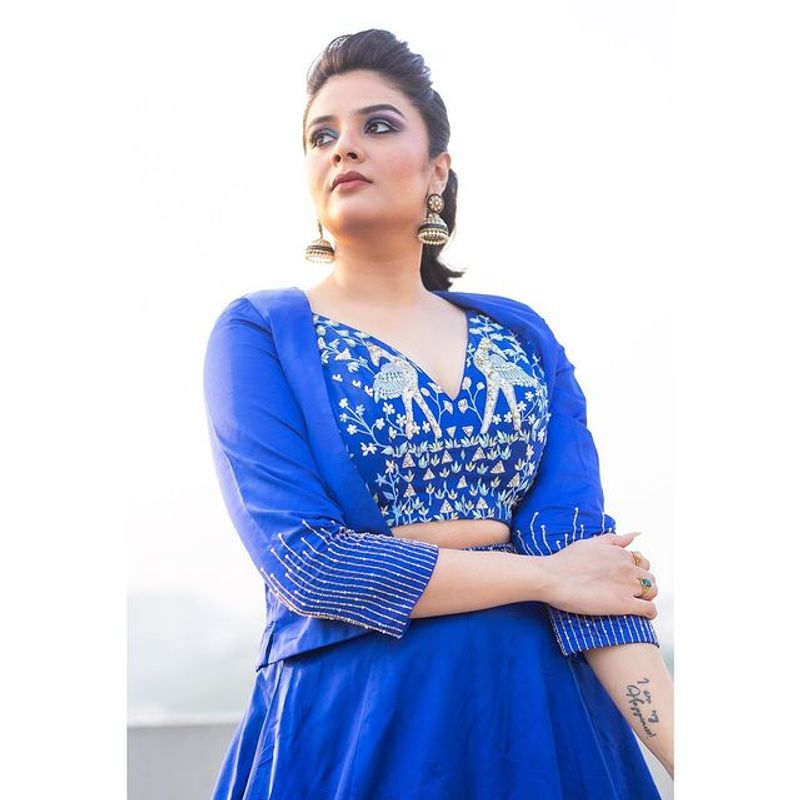 Anchor Sreemukhi blue dress photos goes viral