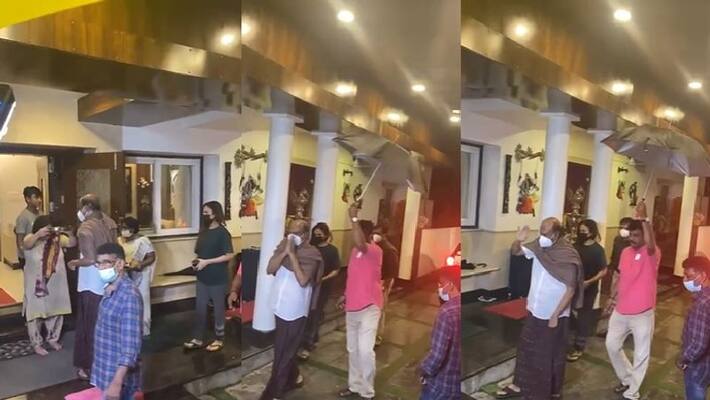 Rajinikanth returned home after treatment Rajinikanth returned home after treatment
