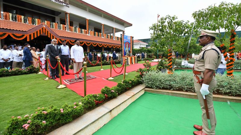 Andhra Pradesh Formation Day... CM Jagan pays tributes to Potti Sriramulu
