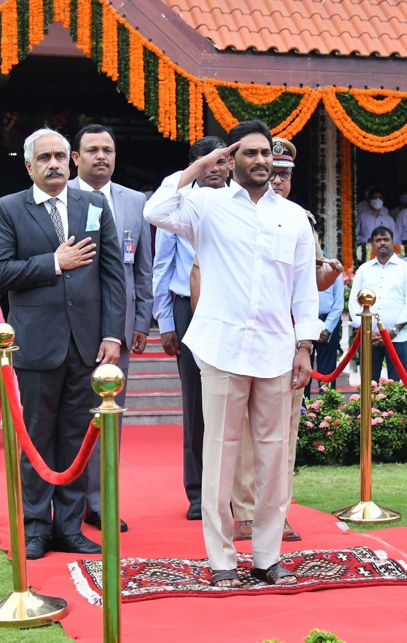 Andhra Pradesh Formation Day... CM Jagan pays tributes to Potti Sriramulu