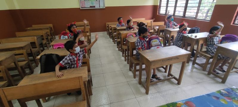 covid 19 Kerala school open at november first 2021