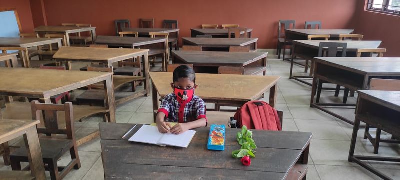 covid 19 Kerala school open at november first 2021