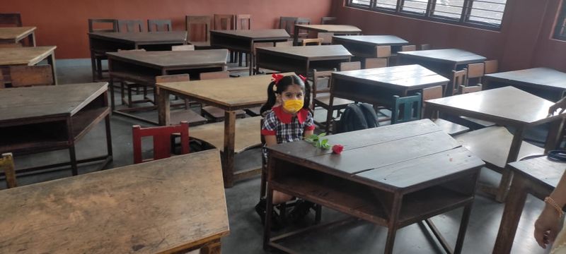 covid 19 Kerala school open at november first 2021