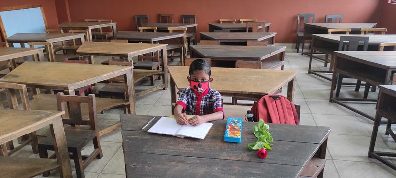 covid 19 Kerala school open at november first 2021