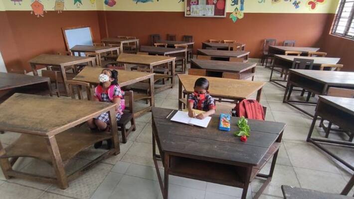 Gujrat primary schools reopen from monday, education minister Jitu Vaghani said its depends on parents stb Gujrat primary schools reopen from monday, education minister Jitu Vaghani said its depends on parents stb