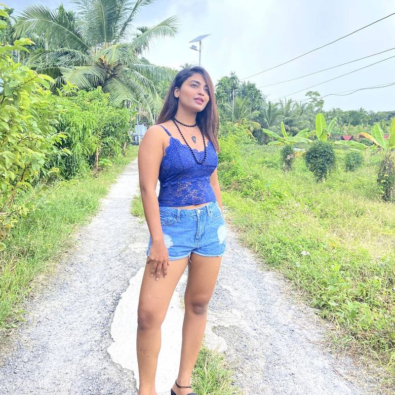 bigg boss harika hotness over load she beach vacation pics viral