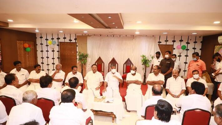 Sudden meeting led by OPS ... Extreme agitation in AIADMK .. Important decision in 5 districts. Sudden meeting led by OPS ... Extreme agitation in AIADMK .. Important decision in 5 districts.