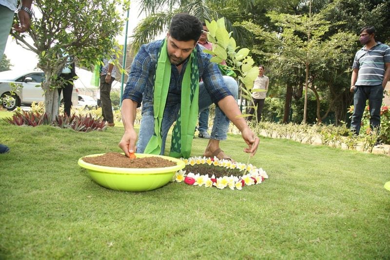 Vishal Named the plant as Puneeth Rajkumar in Green India Challenge