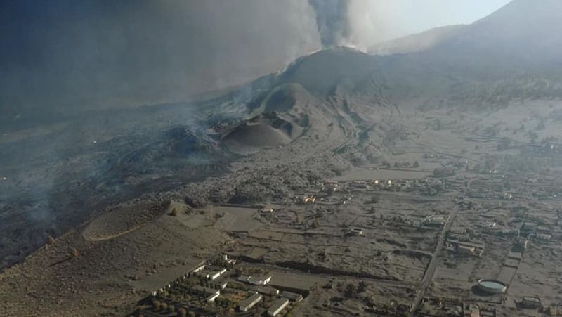 Shocking photos after the eruption of the volcano in Spain Atlantic Ocean island of La Palma
