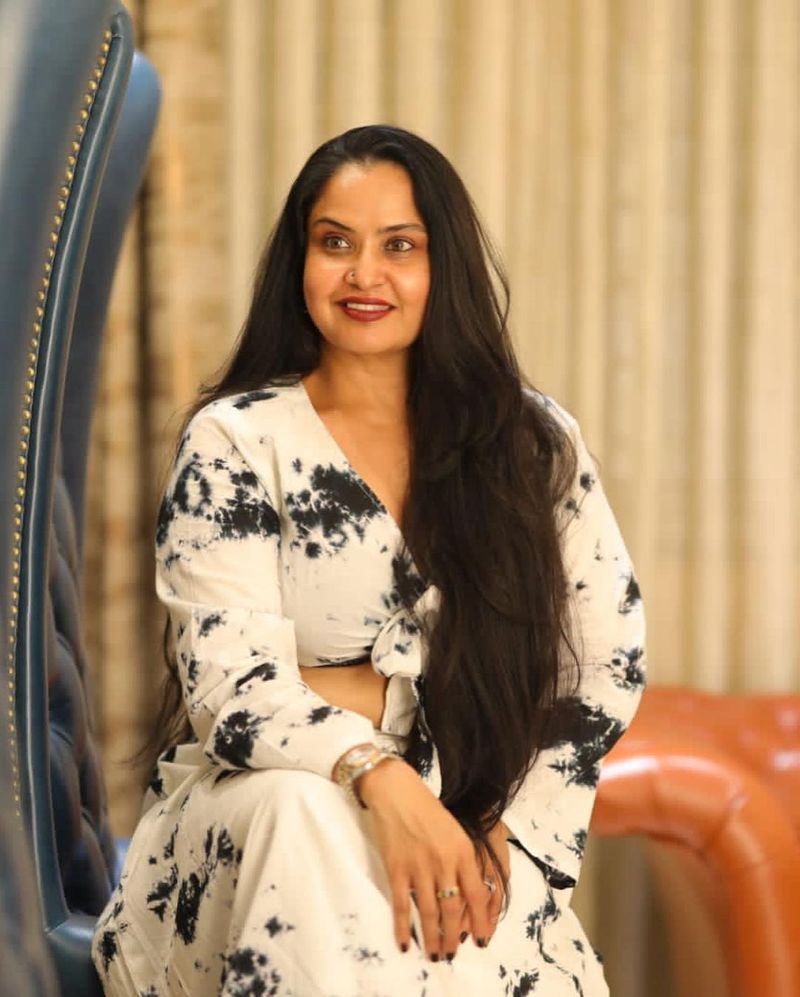 actress pragathi sets fire to internet her latest glamorous video goes viral