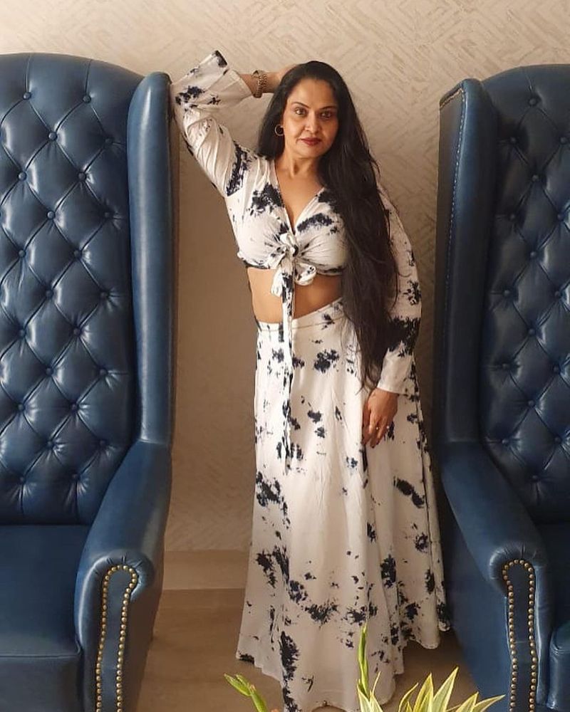 actress pragathi sets fire to internet her latest glamorous video goes viral