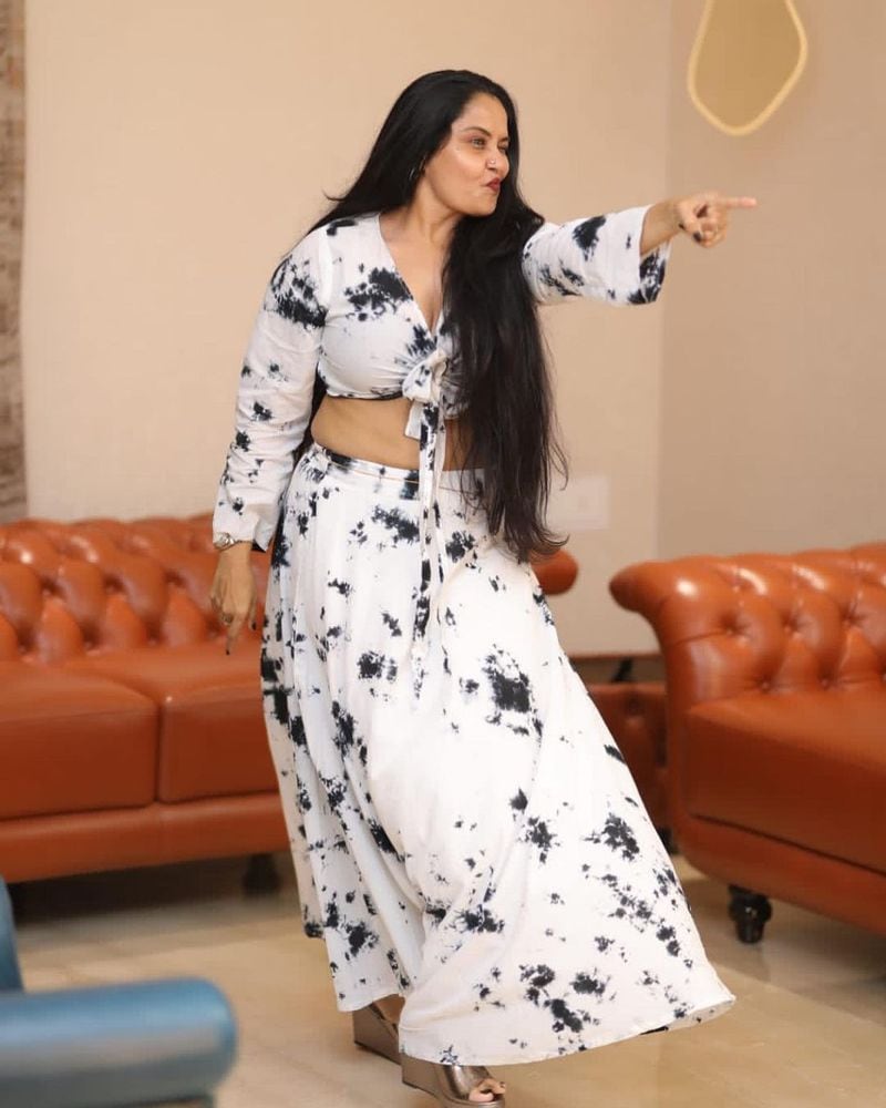 actress pragathi sets fire to internet her latest glamorous video goes viral