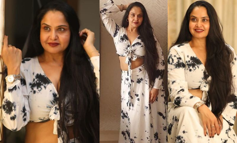 actress pragathi sets fire to internet her latest glamorous video goes viral