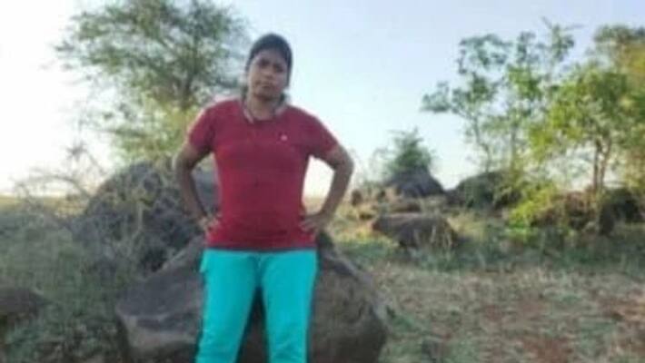 Uninterrupted police work in the pouring rain .. Kavita who fell and died .. Chief Minister 10 lakh relief. Uninterrupted police work in the pouring rain .. Kavita who fell and died .. Chief Minister 10 lakh relief.