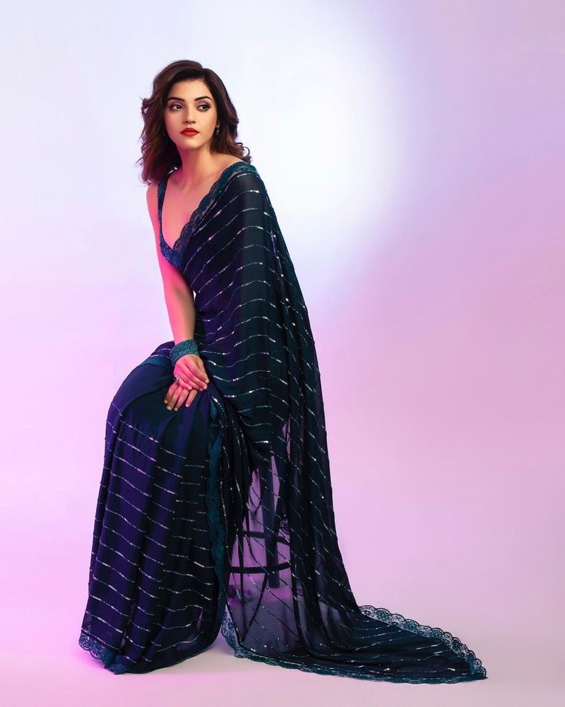 heroin mehreen jaw dropping poses f2 baby goes bold