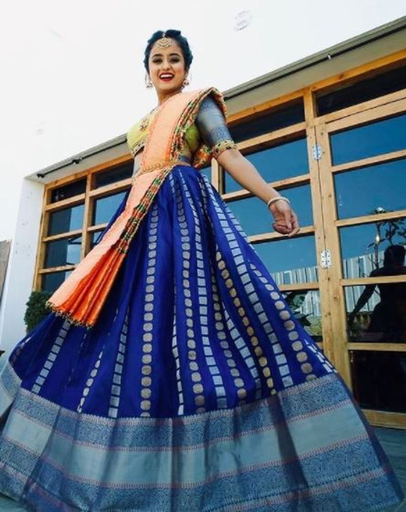 Kannada anchor Chaitra Vasudevan trendy lehenga outfit vcs