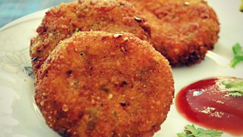 Tastiest and yummiest bread cutlet recipe full details in telugu