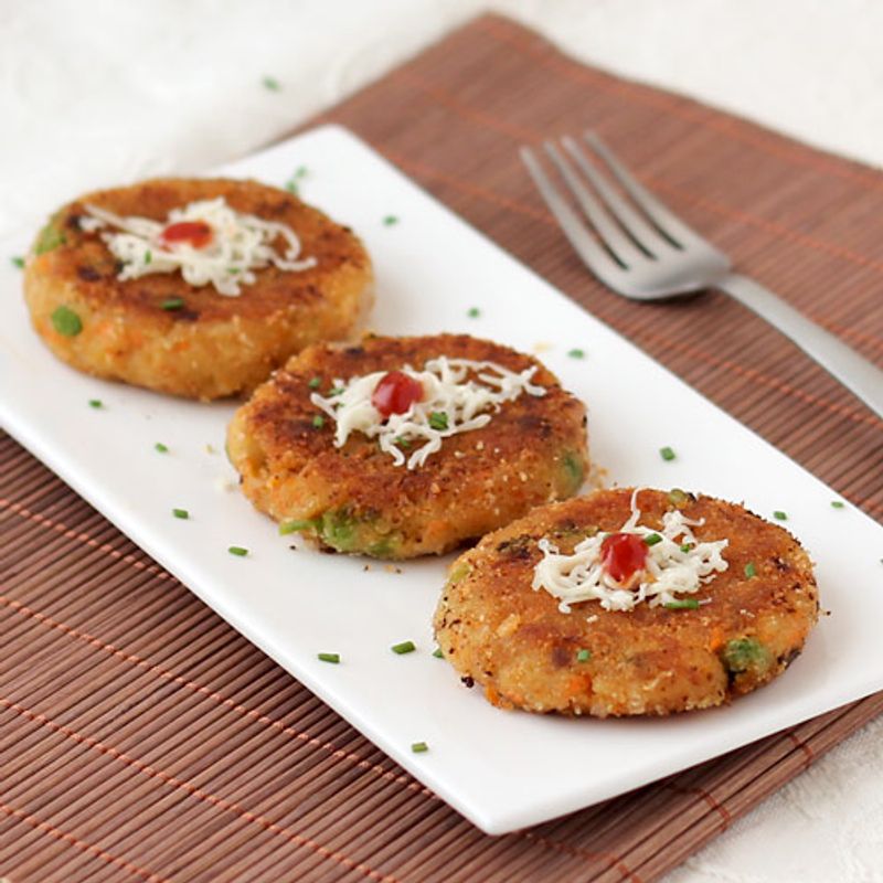 Tastiest and yummiest bread cutlet recipe full details in telugu