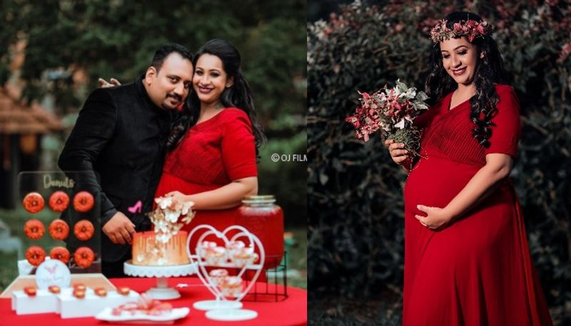 Sowbhagya Venkitesh shared her maternity photoshoot pics