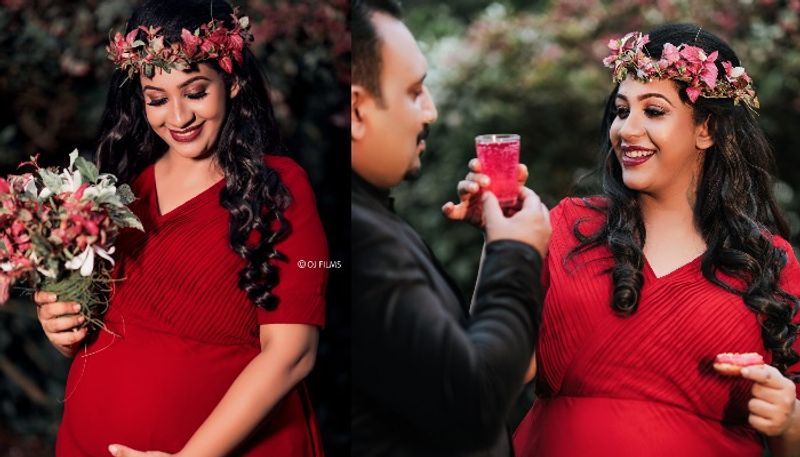 Sowbhagya Venkitesh shared her maternity photoshoot pics