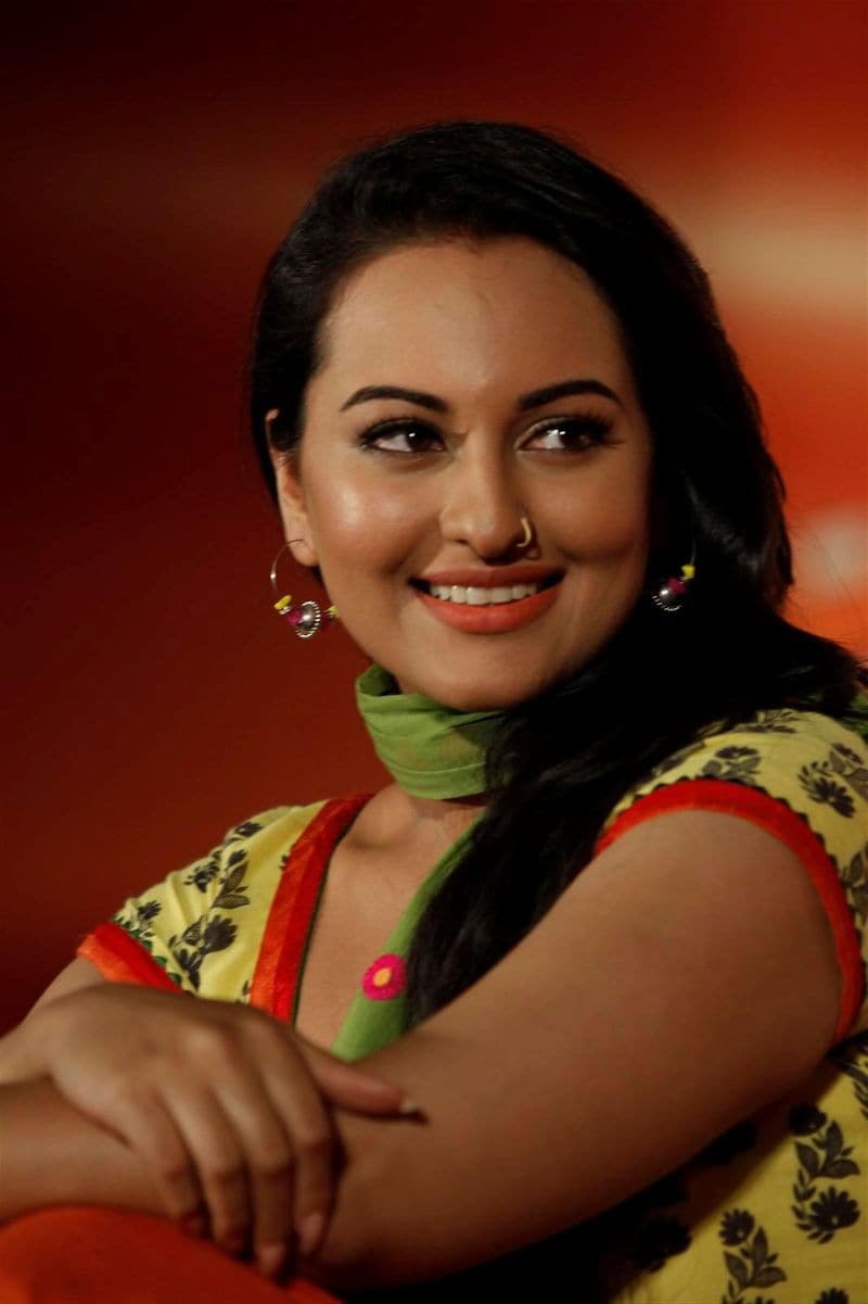 Photos before and after pictures of Sonakshi Sinha that inspire us to hit the gym