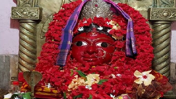 Gold and silver ornaments are floated in the river every year m to worship the robber Kali in Murshidabad RTB Gold and silver ornaments are floated in the river every year m to worship the robber Kali in Murshidabad RTB