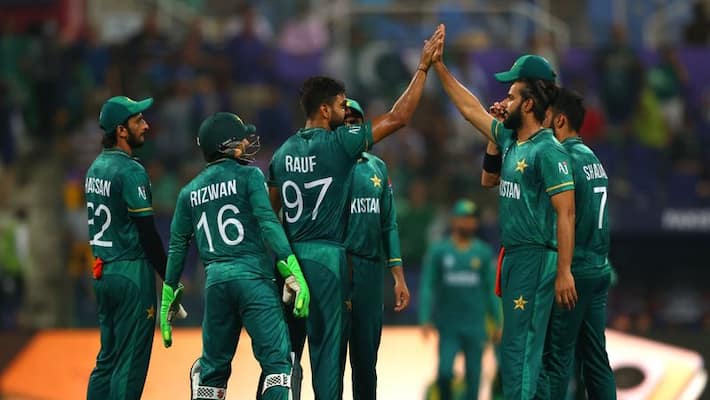 T20 World Cup 2021 semis: BIG blow for Pakistan, these TWO stars down with flu T20 World Cup 2021 semis: BIG blow for Pakistan, these TWO stars down with flu