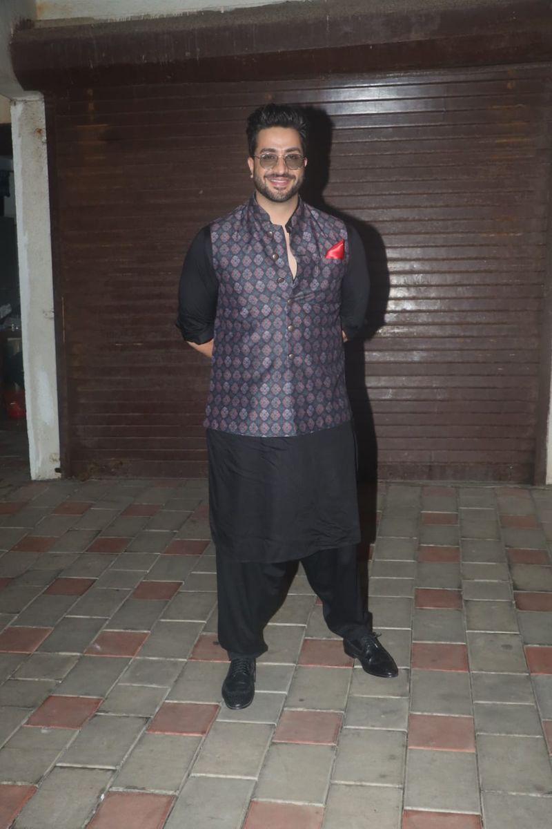 Diwali 2021: Salman Khan, Iulia Vantur, Ekta Kapoor and more at Ramesh Taurani's festive party RCB