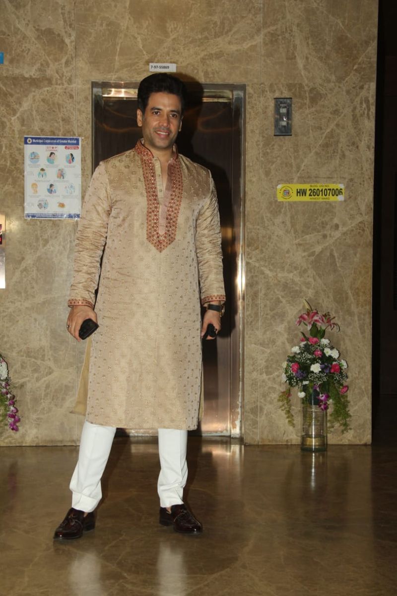 Diwali 2021: Salman Khan, Iulia Vantur, Ekta Kapoor and more at Ramesh Taurani's festive party RCB