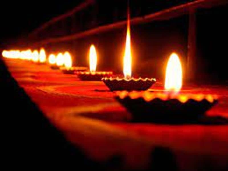 Why sisters give harathi to brothers on occasion of diwali naraka chathurdashi