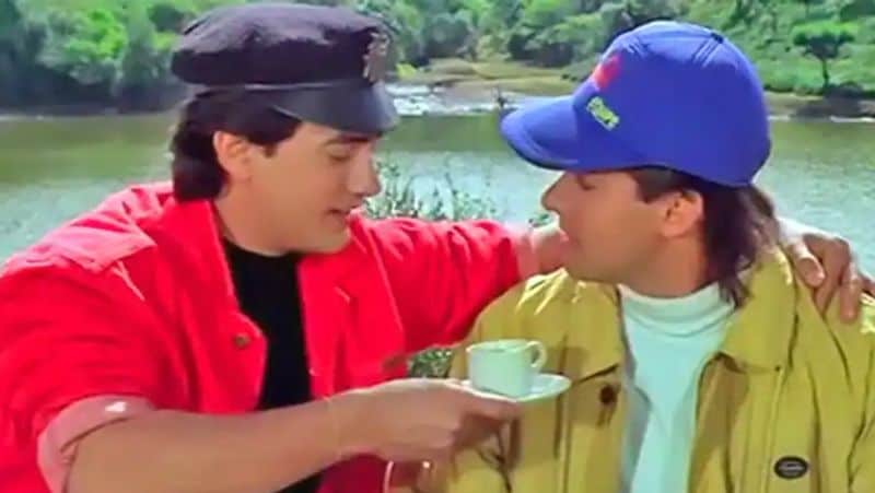 Andaz Apna Apna complete 27 years Raveena Tandon Karishma Kapoor did not talk to each other for this reason
